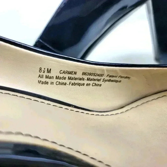 Black Super Chic Heel - Picture 3 of 9